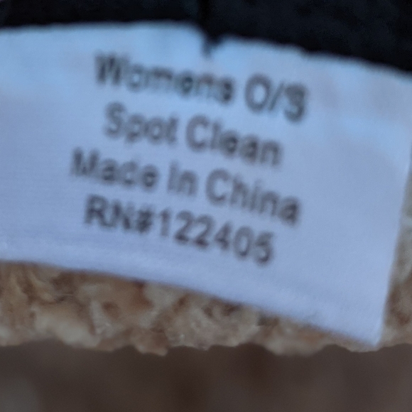 Four Buttons by San Diego Hat Company chenille fedora with some light sparkle - Picture 6 of 15